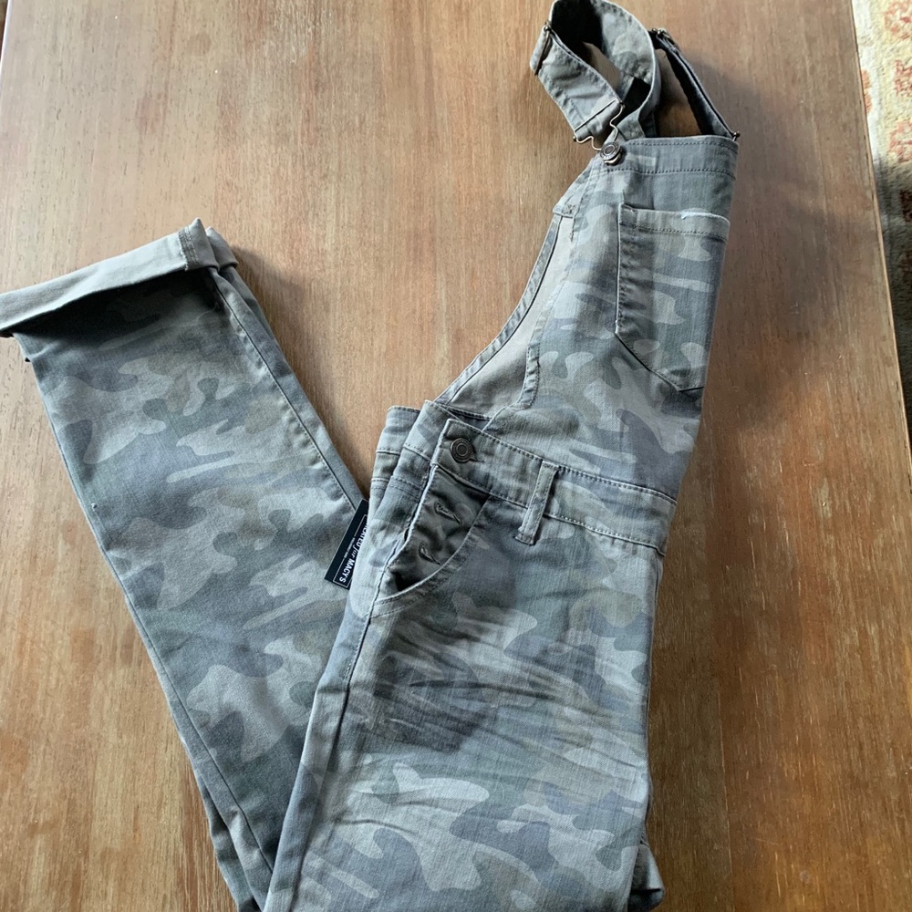 Ripped camo overalls - Picture 5 of 6